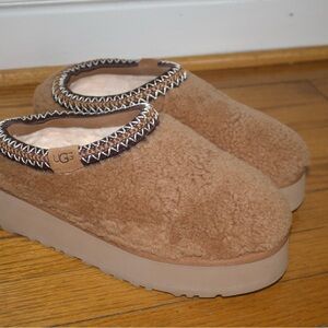 UGG Women's Tan Platform Shearling Slippers